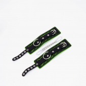 Черно-зеленые кожаные наручники с зеленой строчкой - Crazy Handmade - купить с доставкой в Вологде