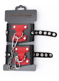 Черные наручники с красным декором и заклепками - Crazy Handmade - купить с доставкой в Вологде