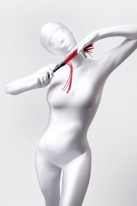 Красно-черный флоггер Anonymo - 28 см. - ToyFa - купить с доставкой в Вологде