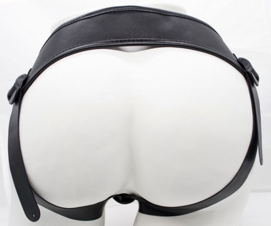 Реалистичный фаллоимитатор с мошонкой на трусиках Харнесс - 16,5 см. - LOVETOY (А-Полимер) - купить с доставкой в Вологде