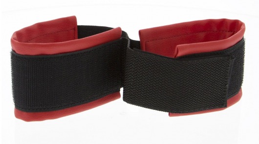Полиуретановые манжеты для фиксации рук вместе Bound Together Wrist Restraints - Blush Novelties - купить с доставкой в Вологде